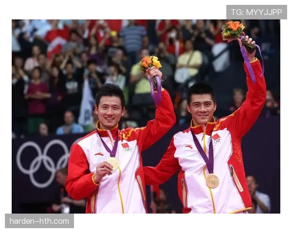 傅海峰退役后住广州豪宅，每天五点起床陪儿子打球，老婆说他比当运动员时还自律